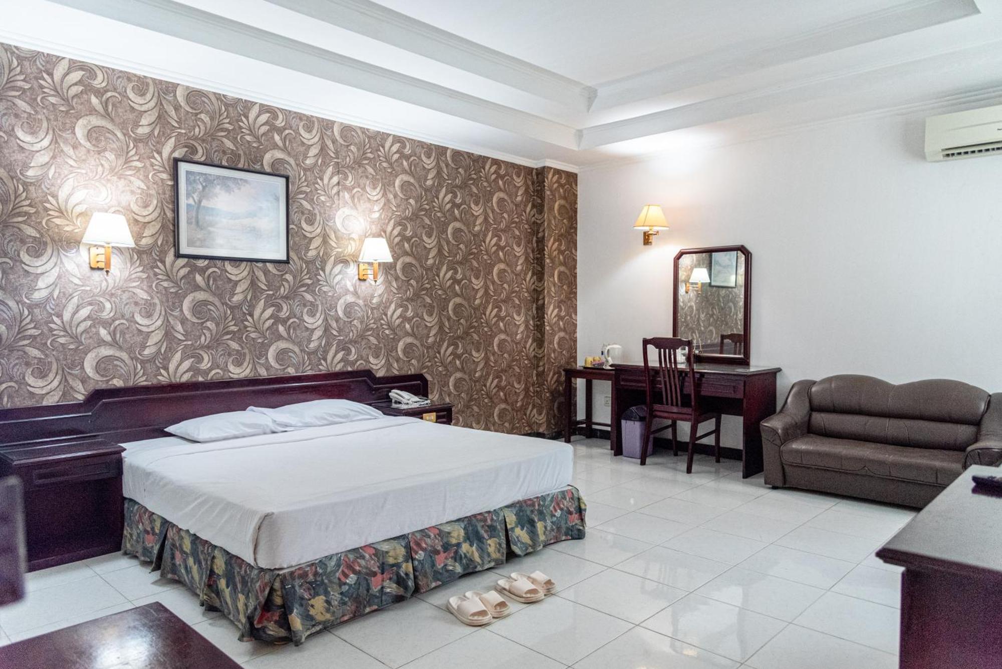 Melin Hotel Tanjungpinang Экстерьер фото